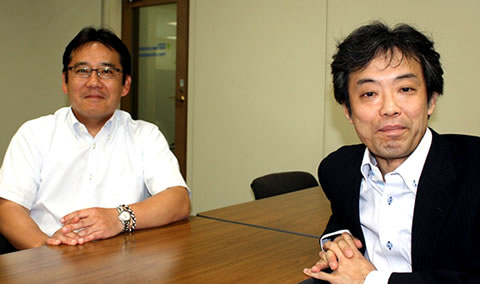 佐藤上席調査役（左）と中村氏（右）
